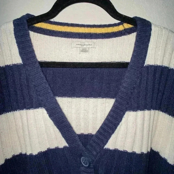 American Eagle Cardigan - Picture 2 of 3